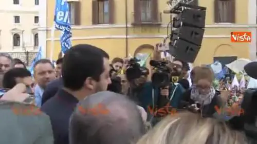 Salvini: "Torni la leva obbligatoria"
