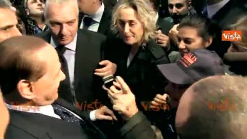 Il vecchietto a Berlusconi: "I nati nel 1936 sono vincenti"