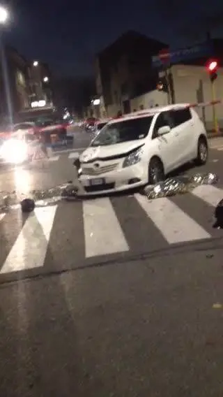 L'incidente mortale e il corpo a terra