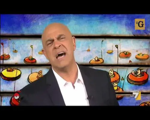 Crozza spiega l'attacco di Renzi all'Agenzia delle Entrate