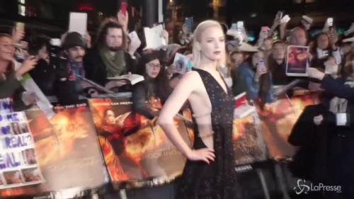 Il cast di "Hunger Games" sul red carpet a Londra, Jennifer Lawrence mozzafiato
