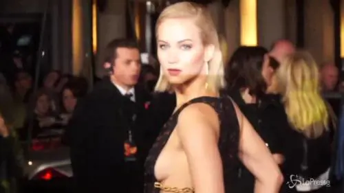 Jennifer Lawrence: "Mi lavo le mani dopo essere andata al bagno"
