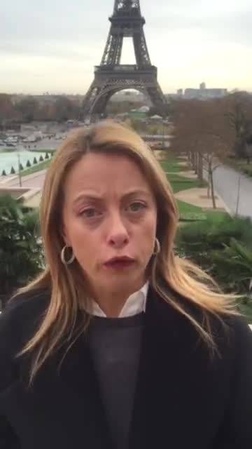 Giorgia Meloni su Facebook: "Vi avevamo avvertito"