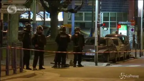 Sparatoria con morti e feriti a St.Denis