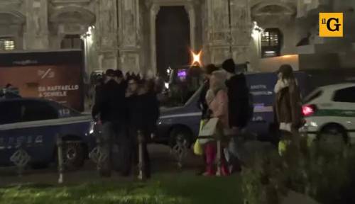 Allarme bomba in piazza Duomo a Milano