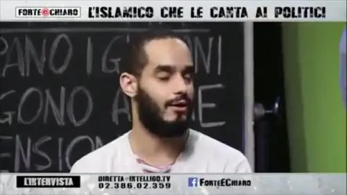 Islamico anti crocifisso: "Diseducativo a scuola"