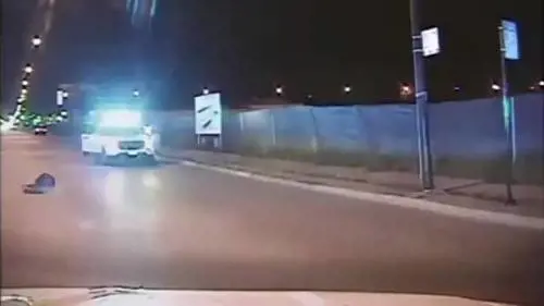 Nero ucciso con 16 colpi di pistola. Obama: "Profondamente turbato"