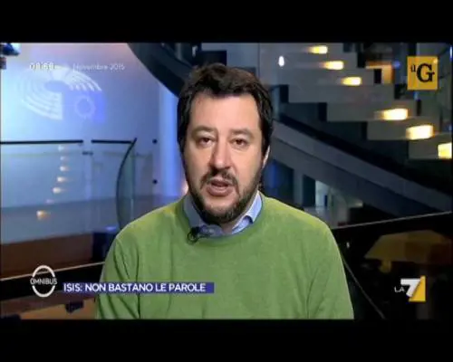 Salvini: "O combattiamo contro l'Isis o l'aspettiamo sul pianerottolo"