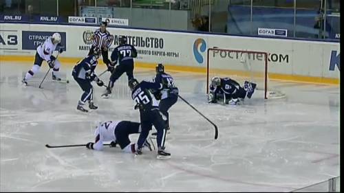 Hockey choc in Russia: lama dell'avversario taglia la gola a un giocatore