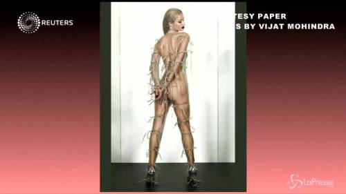 Paris Hilton mostra il lato b su Paper: come Kardashian ma più dark