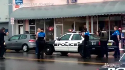Miami, agente uccide un rapinatore