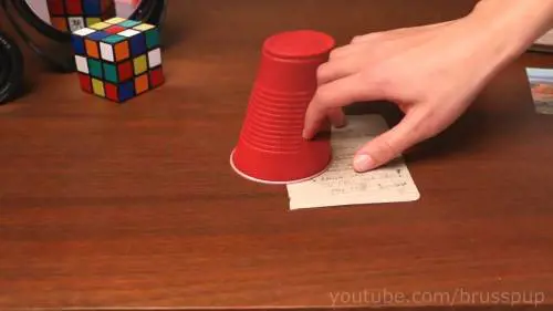 Solo alcuni degli oggetti che vedete sono reali. Quali?