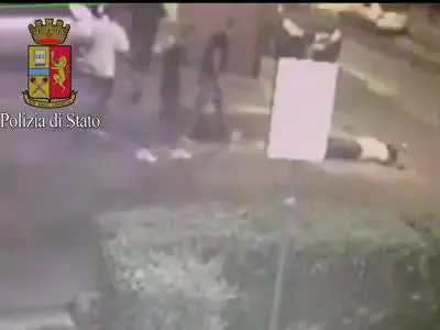 Scatta la rissa e lo ammazza con una mossa di Muay Thai