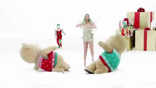 La pubblicità di H&M cancella la parola "Natale"