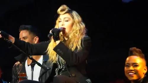 Madonna insulta i fan: "Str... non venite più ai miei concerti"