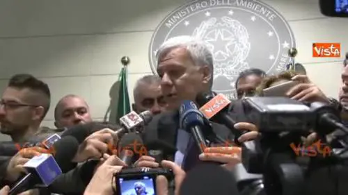 Galletti: 12 milioni ai Comuni per fare sconti sui bus