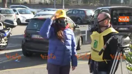 Flash mob di Legambiente davanti al ministero