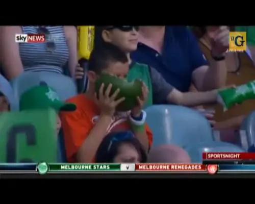 Il ragazzo del melone diventa virale