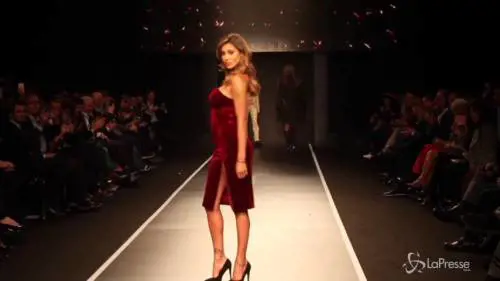 Belen sfila per Guess al Pitti Uomo: bella in qualunque versione 