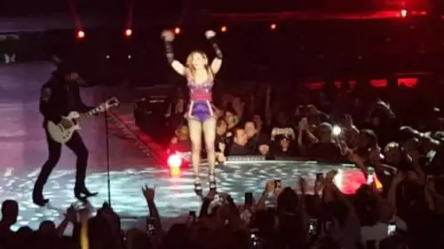 Madonna canta "Rebel Rebel"