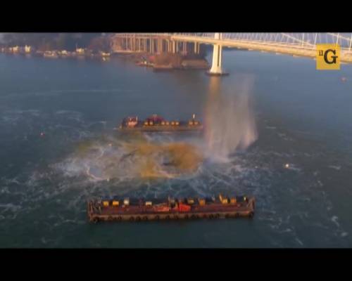 Implosione subacquea del ponte di San Francisco