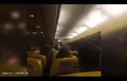 "Non vogliamo morire". Ed è panico a bordo
