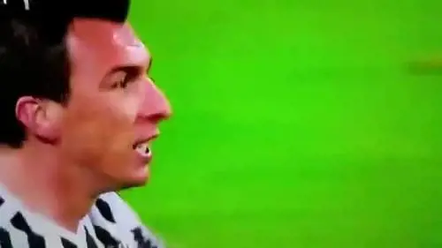 "Stai zitto zingaro di m..."