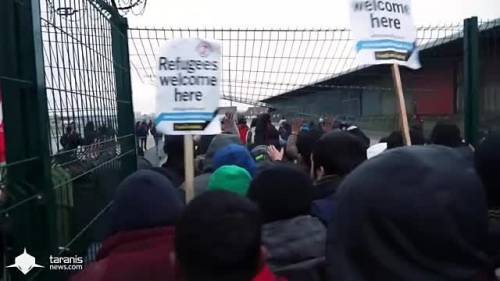 I migranti assalto il porto di Calais