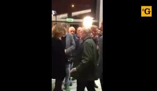 De Laurentis sbotta contro una giornalista: video virale su Facebook