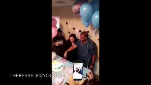 "Avremo un maschietto", e il papà di 4 figlie femmine sviene