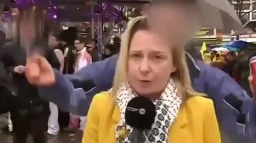 Colonia, giornalista molestata in diretta tv