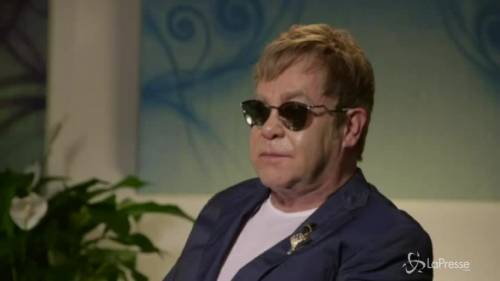 Elton John: "Mai mi sarei aspettato di essere tanto felice come padre"