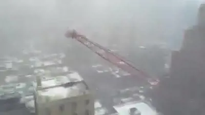 Così è crollata la gru a Manhattan