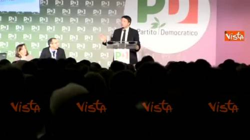 Renzi prende in giro la Taverna: "Aho, ce fanno er complotto"