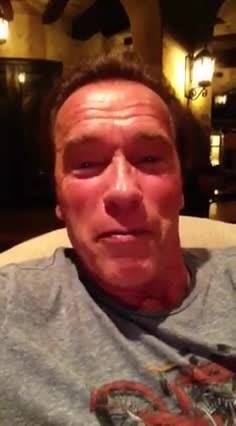 Arnold Schwarzenegger incoraggia Sylvester Stallone
