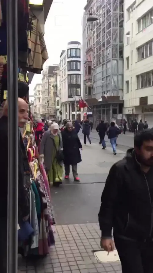 Istanbul, panico in strada dopo l'esplosione