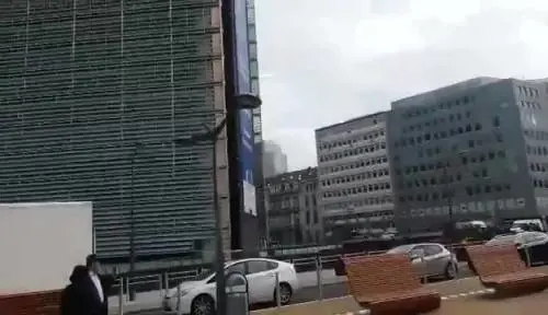 Panico alla stazione di Schuman