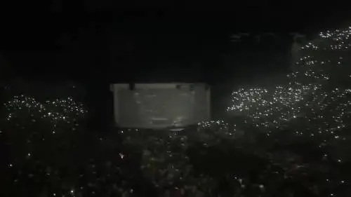 Adele piange le vittime di Bruxelles