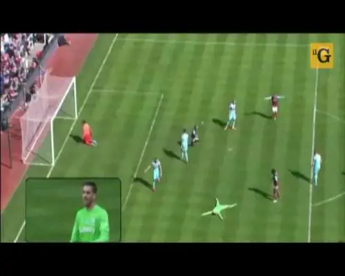 Il portiere parte palla al piede e segna