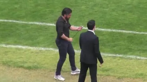 Gattuso infiamma la panchina: mano in faccia al collaboratore