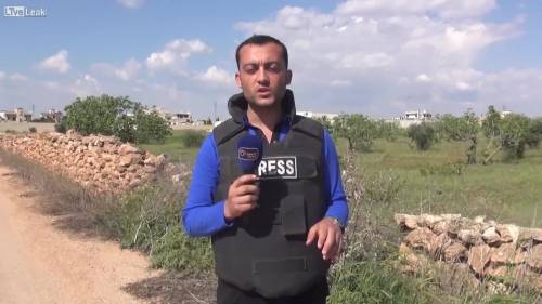 Siria, reporter colpito da una scheggia in diretta tv
