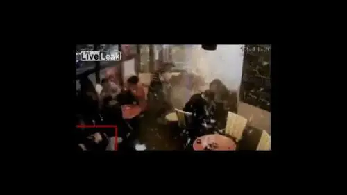 Il video di Brahim Abdeslam che si fa esplodere 