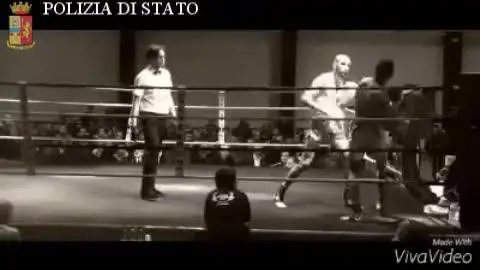 Il pugile Raim Moutharrik sul ring