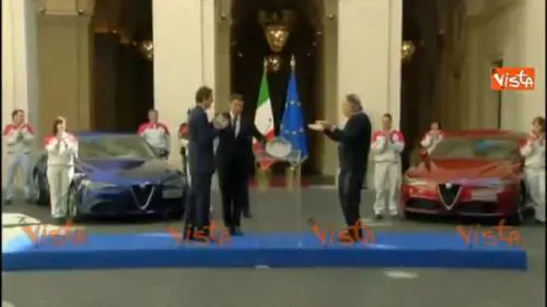 Renzi: io a destra di Elkann, così Marchionne sta a sinistra 