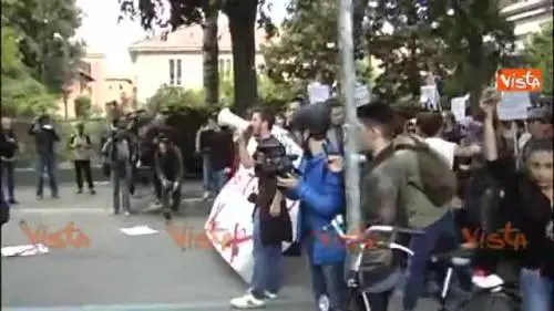 "Fuori Salvini da Bologna"