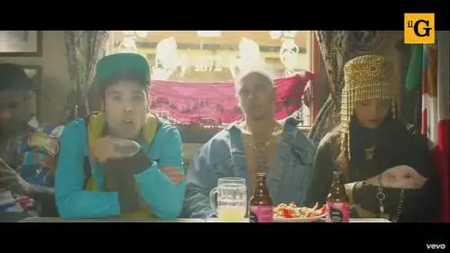 Dito medio a Savini nel nuovo video di Fedez