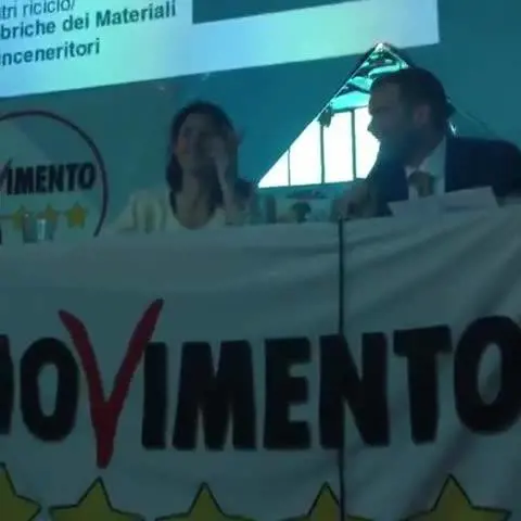 Il comizio della Raggi interrotto dai vigili