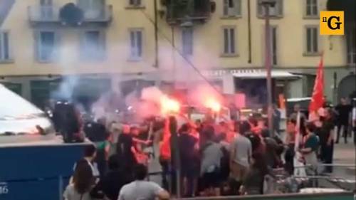 Milano, gli antagonisti manifestano tra i tifosi spagnoli