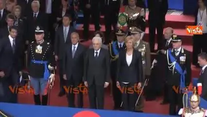 Mattarella riceve gli onori alla parata del 2 Giugno