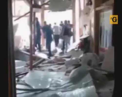 Istanbul. Le immagini dell'albergo sventrato